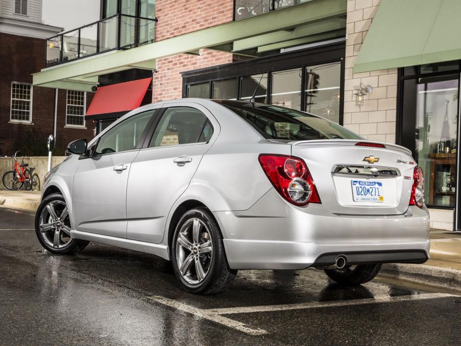  Chevrolet Sonic RS Sedan 2014 года  (фото 4 из 13)